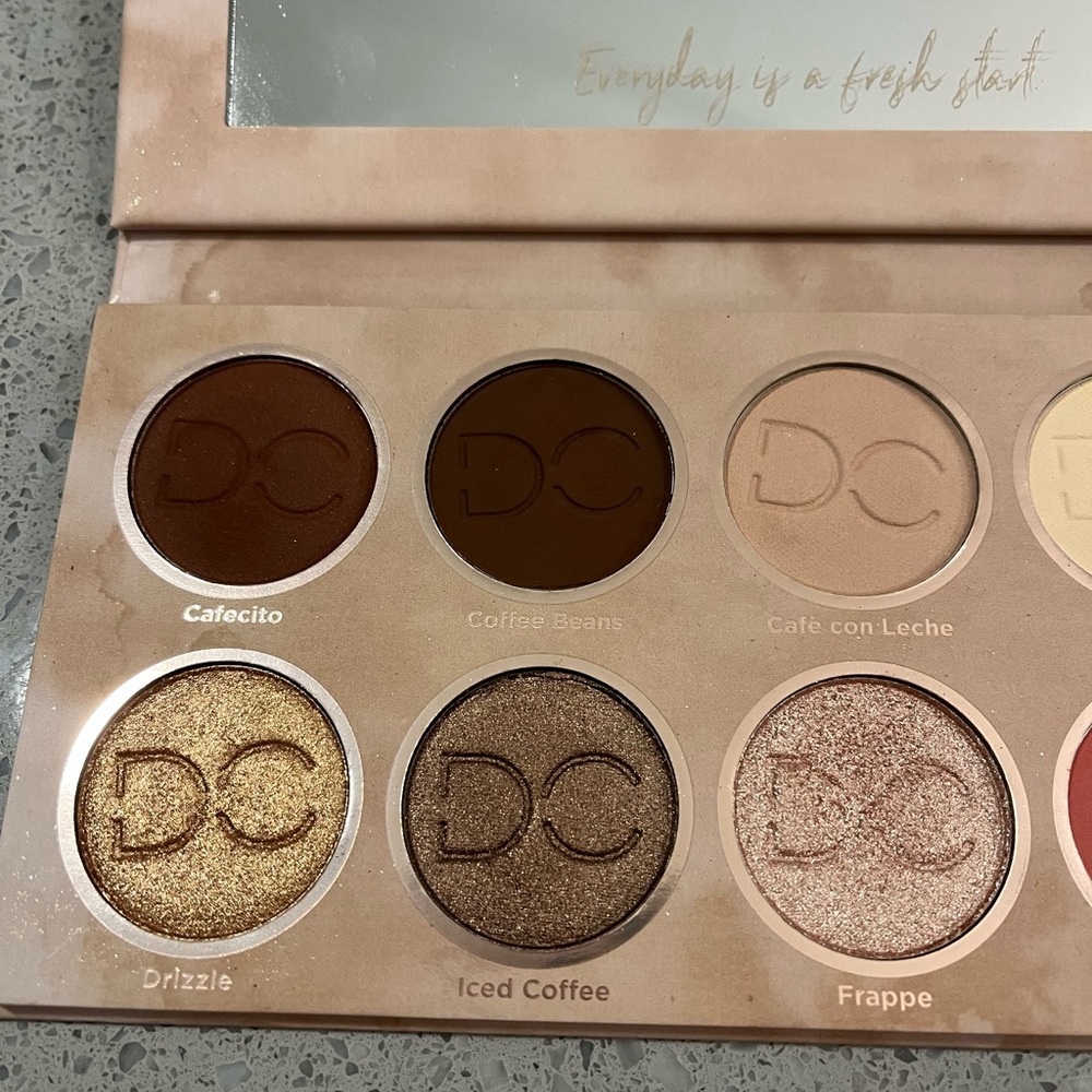 Dominique cosmetics latte 2 palette - Picture 2 of 6
